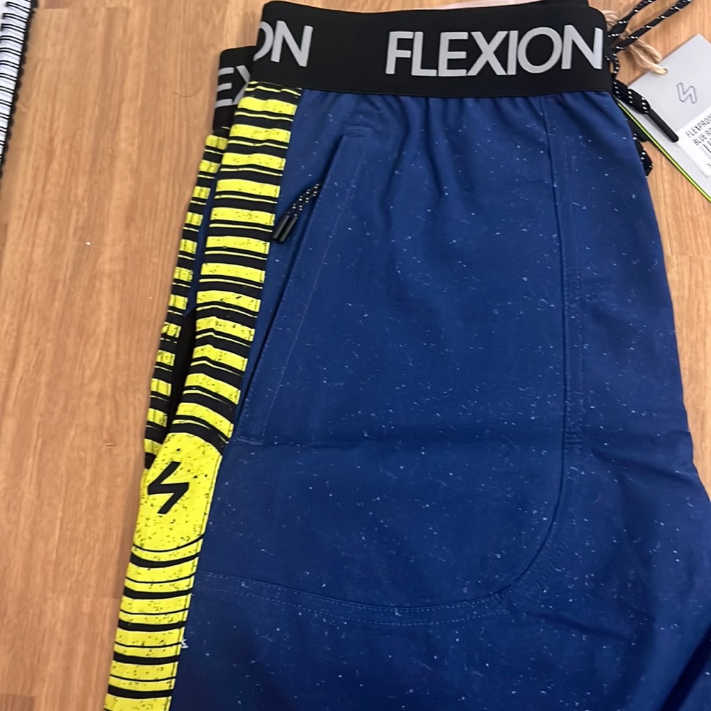 Flexion squat proof shorts